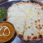 India Nepalese Restaurant & Bar Marika - レディースセット（チーズナン、キーマカレー、ほうれん草カレー）