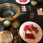 Yakiniku Honmamon - ほんまもん定食、手前AとB