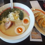 幸楽苑　 - 鶏白湯ラーメン637円＆ギョーザ216円(クーポンで餃子無料)(2018.1.2)