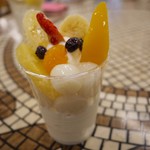 美園アイスクリーム - 料理写真:フルーツだんご