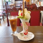 カフェレストアモーレ - 2018年5月　クリームパフェ、キューピット