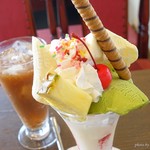 カフェレストアモーレ - 2018年5月　クリームパフェ【900円】う～ん普通やな～(._.)