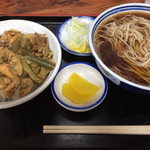 Fukuiya - 「かけそば＆ミニあさり丼」！
                        蕎麦に柚子の香り、丼に工夫の具材。
                        美味です。