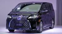 レクサス初のミニバン｢LM｣は､どんな車なのか