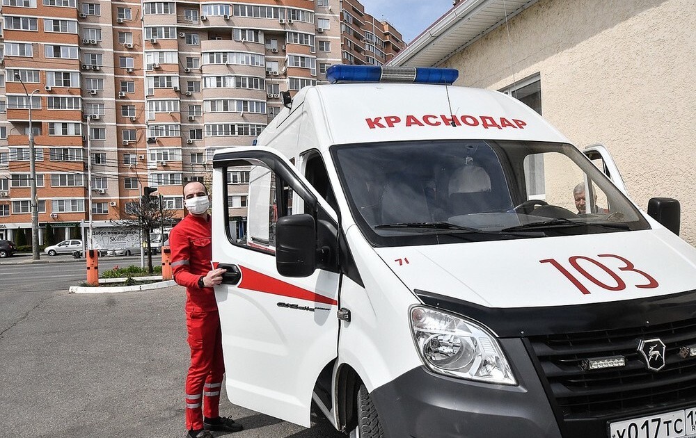 В Краснодаре школьник решил повторить модный трюк из «ТикТока» и сломал копчик