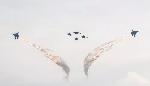 Небесная феерия: большой фоторепортаж с авиашоу Русских витязей в Барнауле