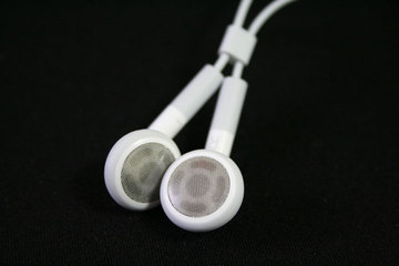 apple_earphone_2_.jpg