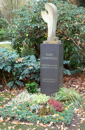 File:Grave kurt schwitters.jpg