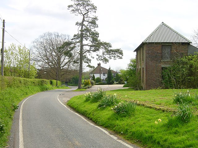 File:Ringlestone Inn.jpg