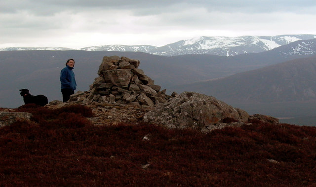 File:Cairn - An Suidhe - geograph.org.uk - 390604.jpg