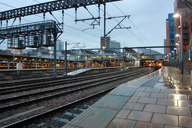 File:Leeds City Station - geograph.org.uk - 1610305.jpg