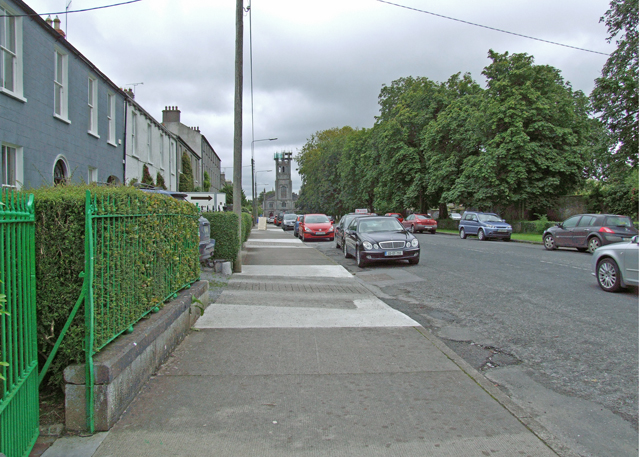 File:Oxmanton Mall - geograph.org.uk - 1364803.jpg