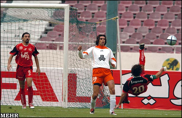 File:2004–05 Persian Gulf Pro League, Persepolis 1-0 Saipa (16).jpg