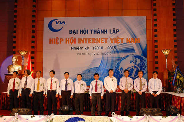 File:Dai hoi thanh lap Hiep hoi Internet Viet Nam VIA.jpg