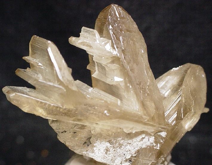 File:Cerussite-174181.jpg