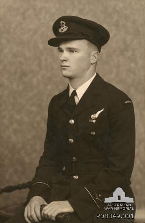 File:Pilot Officer Munro of 32 Squadron RAAF AWM P08349.001.jpg