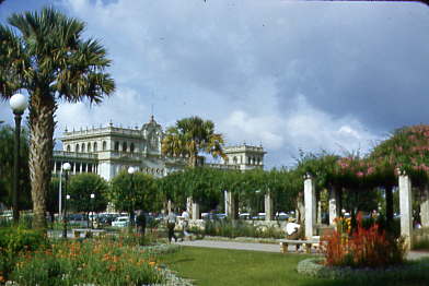 File:Ciudad de Guatemala, Palacio de Gobierno.jpg