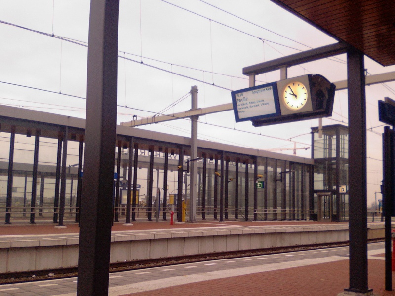 File:Station Vathorst.jpg