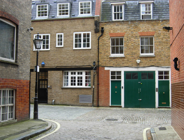 File:Cavendish Mews North, Marylebone - geograph.org.uk - 1165952.jpg