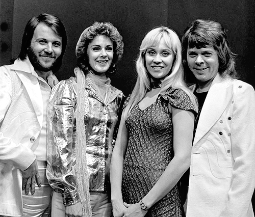 File:ABBA - TopPop 1974 5.png