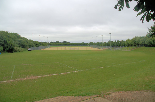 File:Playing Fields, Kings' School - geograph.org.uk - 915151.jpg