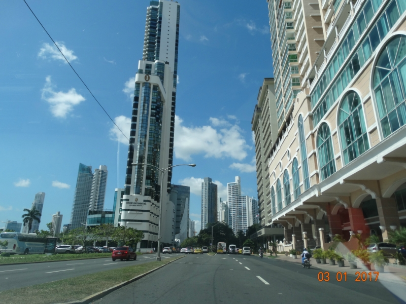 File:Street view panamas.jpg