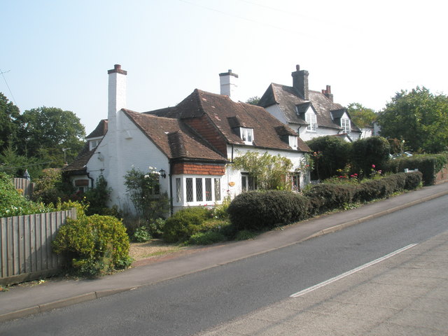 File:Splendid housing in Church Road - geograph.org.uk - 1516147.jpg