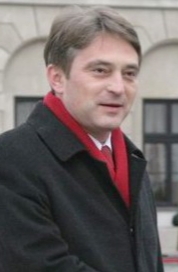 File:Zeljko Komsic (cropped).jpg