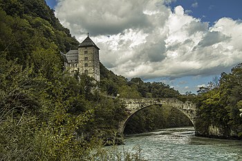 Bridge over the Rhone, Saint-Maurice Photograph: Inez Licensing: CC-BY-SA-3.0