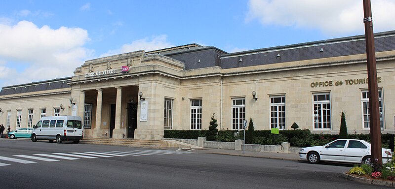 File:Vittel - Gare 1.jpg