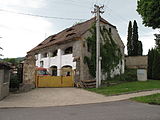 Čeština: Starší dům v Chotiměři. Okres Litoměřice, Česká republika. English: Older house in Chotiměř, Litoměřice District, Czech Republicc.