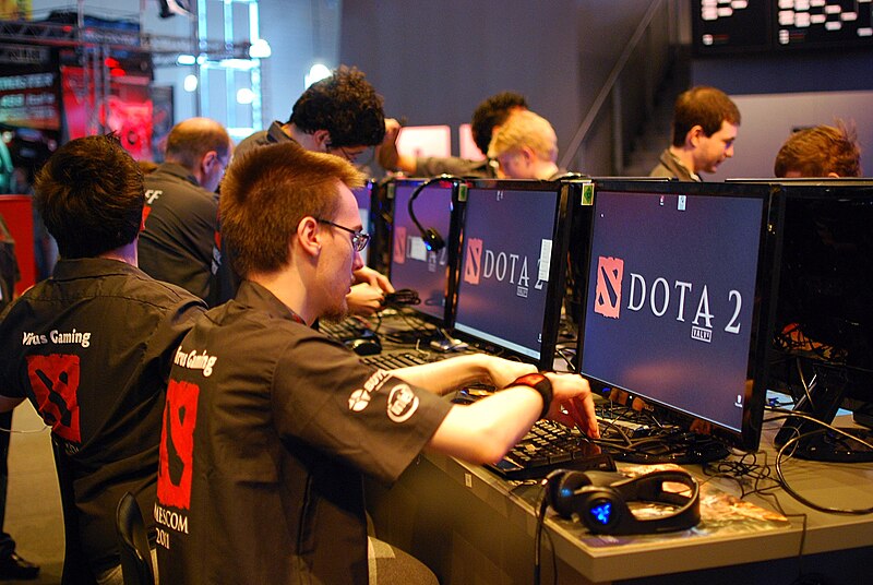 File:Gamescom 2011 (6053449666).jpg