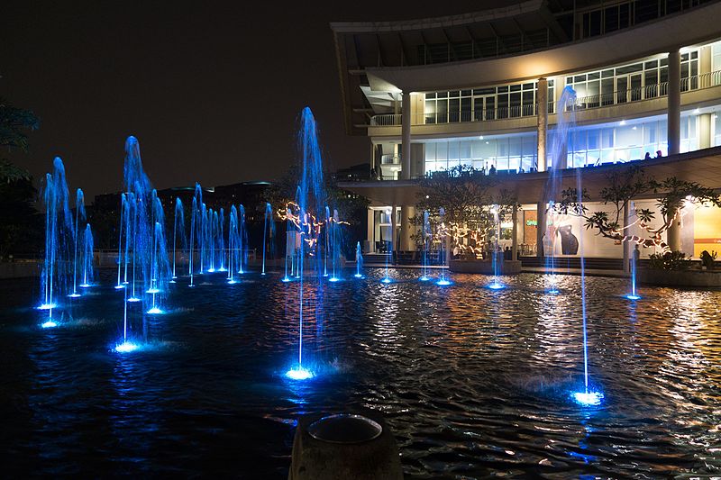 File:Blue fountain in Putrajaya (24450975181).jpg