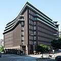 Deutsch: Blick von Osten auf das Kontorhaus Chilehaus in Hamburg-Altstadt. This is a photograph of an architectural monument. It is on the list of cultural monuments of Hamburg, no. 29133.