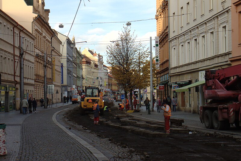 File:Praha, Štefánikova, rekonstrukce.jpg