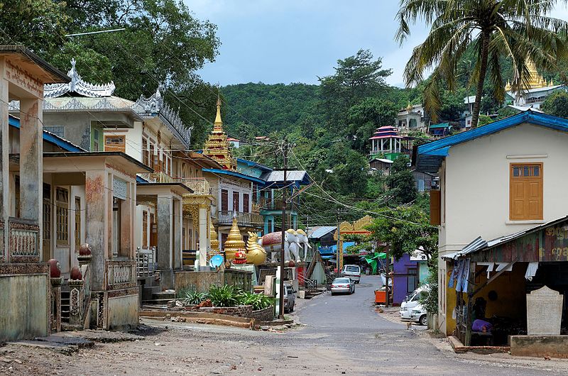 File:20160802 Mount Popa 7176.jpg