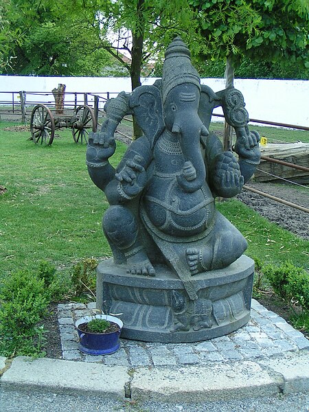 File:Ganesha statue in ZOO Chleby.jpg