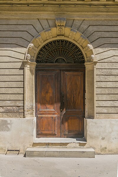 File:Pézenas 35 Rue Anatole France.jpg