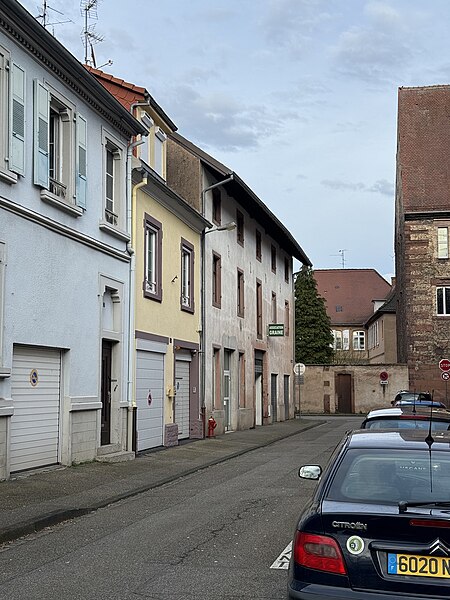 File:Rue du Rempart (Haguenau).jpg