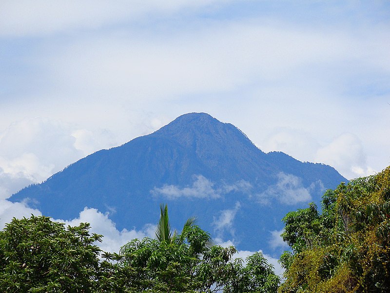 File:Volcan Tacana 01.jpg