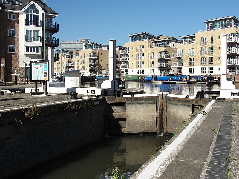 File:BrentfordLocks.jpg