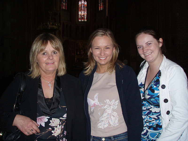 File:Helen, Aneta and Deirdre.JPG