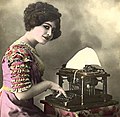 Typist at typewriter, 1910