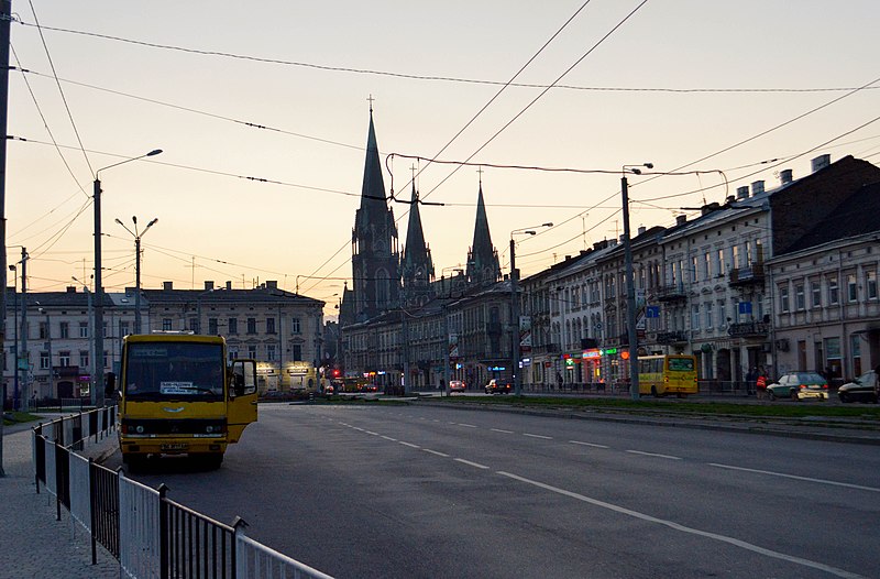 File:Arriving in Lviv.jpg