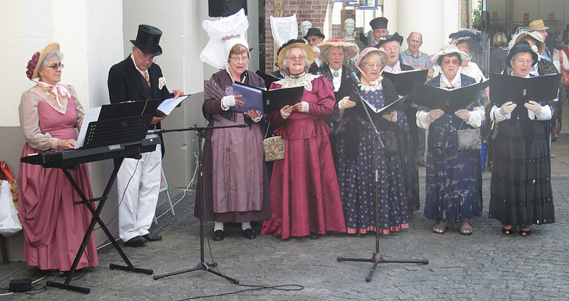 File:Fête des Rouaisouns 2012 45.jpg