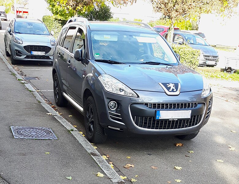 File:Peugeot 4007 131814.jpg