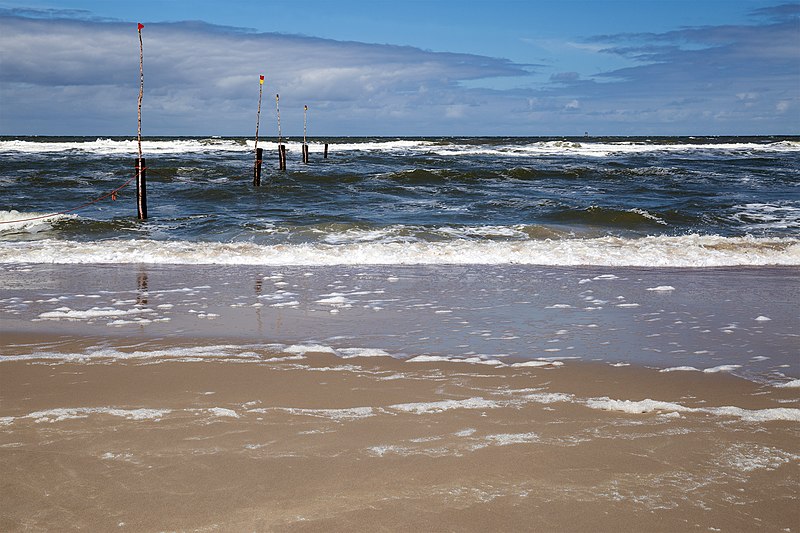 File:Norderney Weisse Duene Strand.jpg