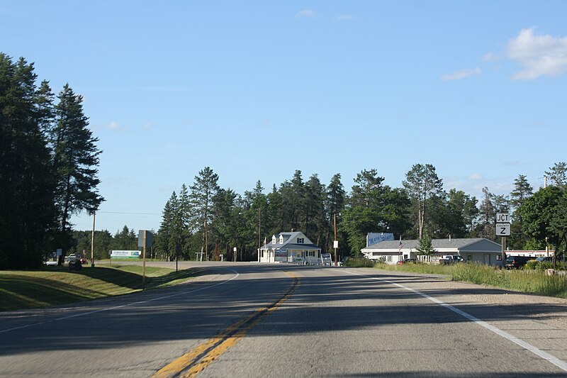 File:BeecherWisconsinDowntown1US141.jpg