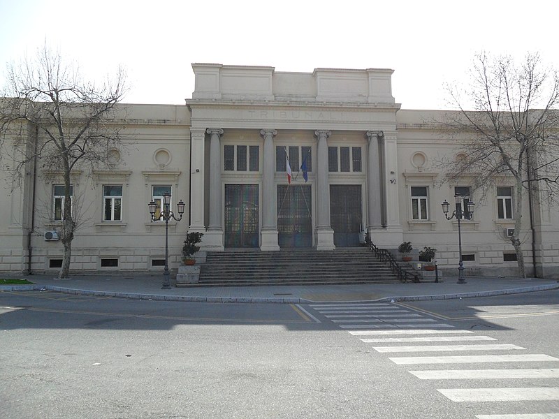 File:Reggio Calabria-Palazzo di giustizia.jpg