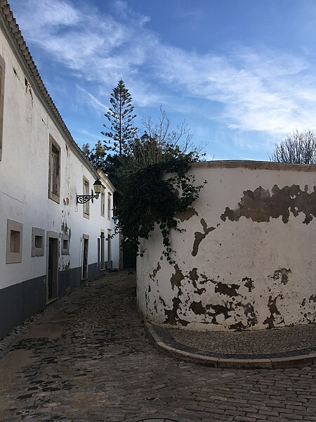 File:Faro (31486167517).jpg